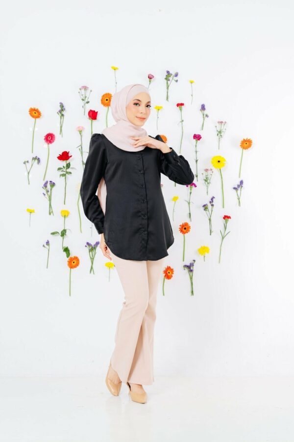 Clara Puff Top (Black)