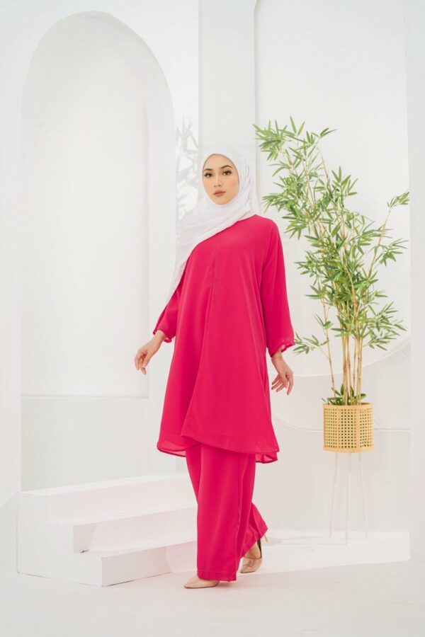 Delaila Kaftan (Fuschia)