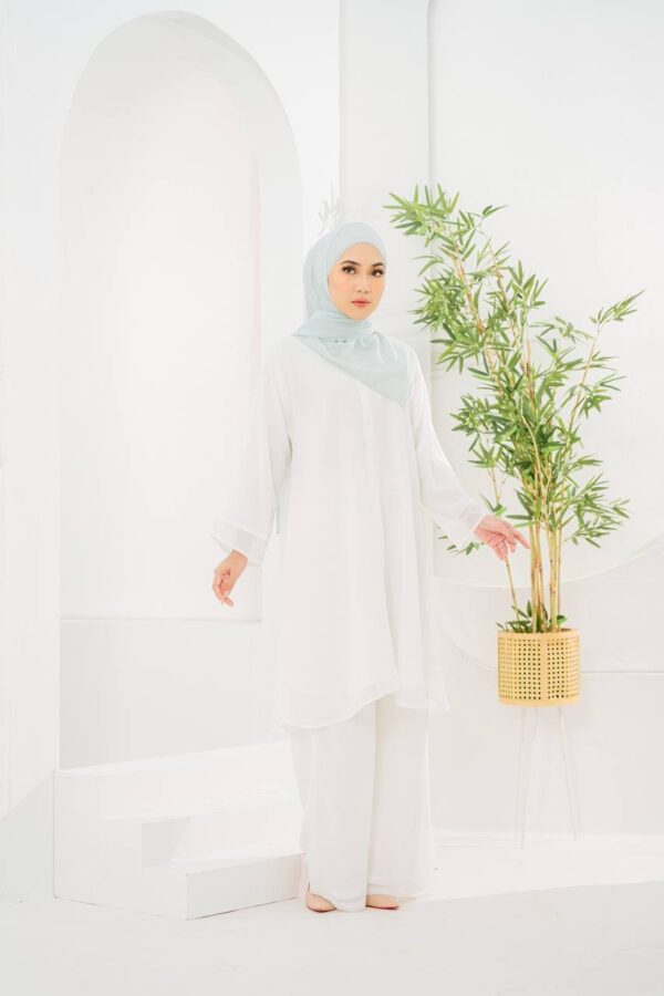 Delaila Kaftan (White)