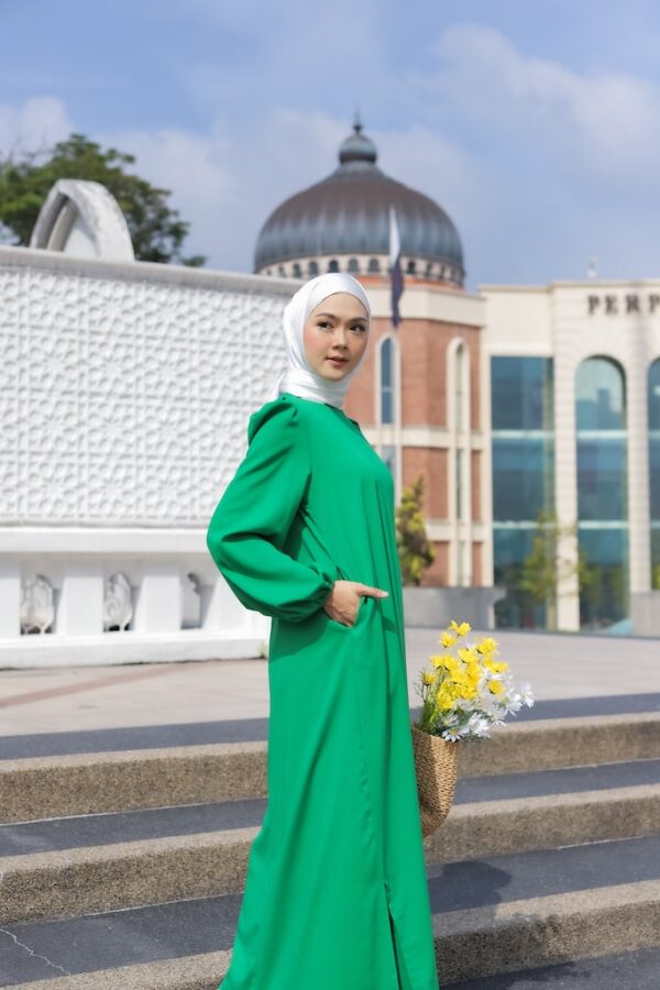 Isabelle Dress (Emerald Green)