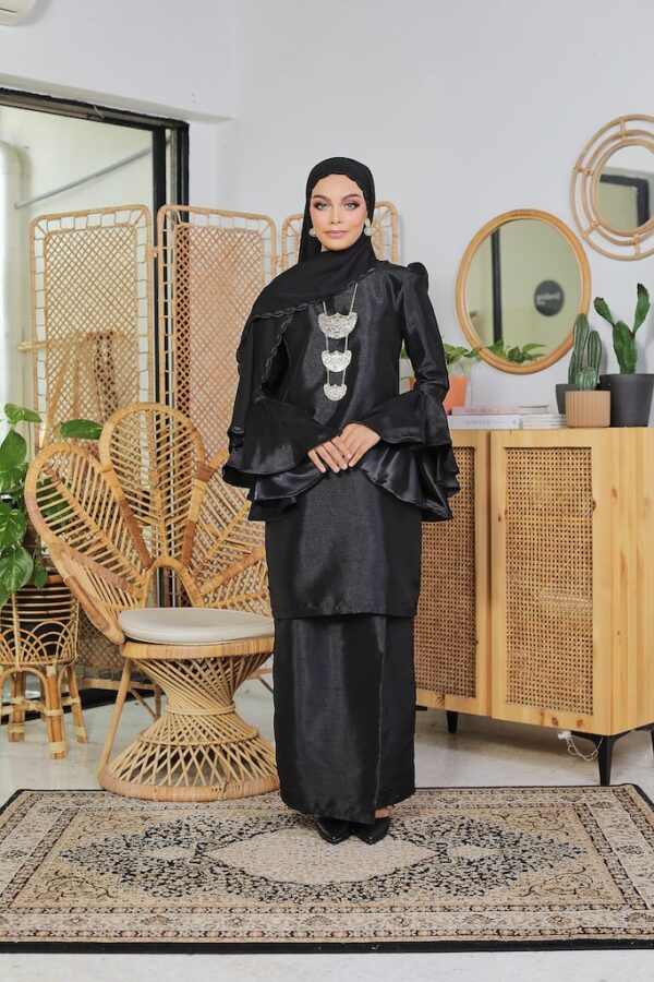 Kurung Nilamsari (Black)