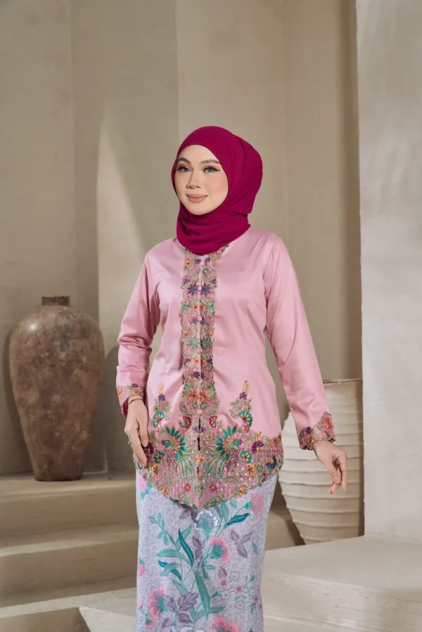 Kebaya Seroja (Soft Pink)