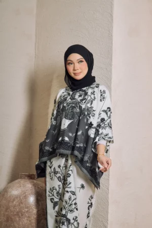 Kurung Mekar Batik (Black White)