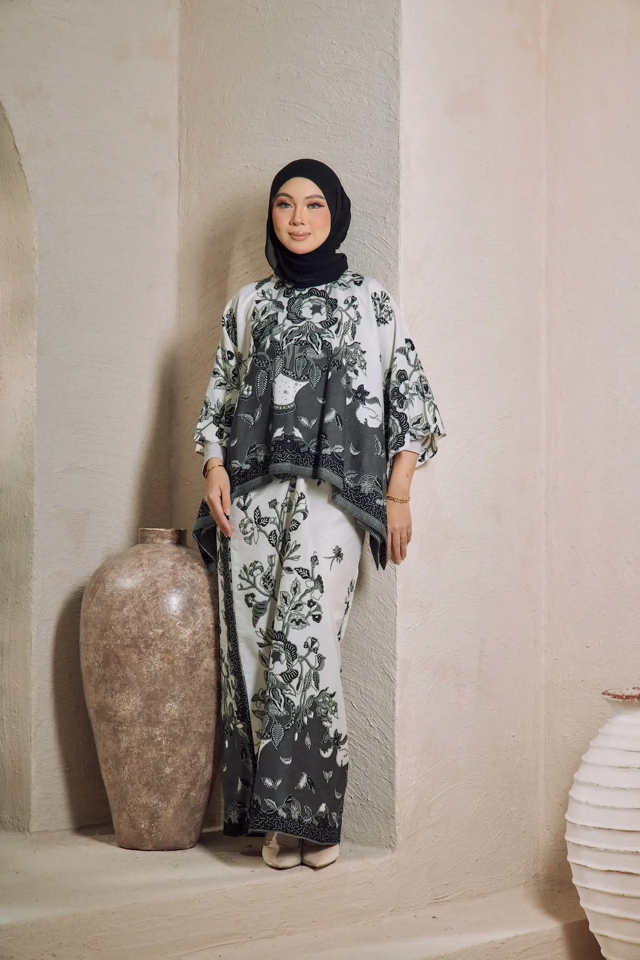 Kurung Mekar Batik (Black White) - Image 2