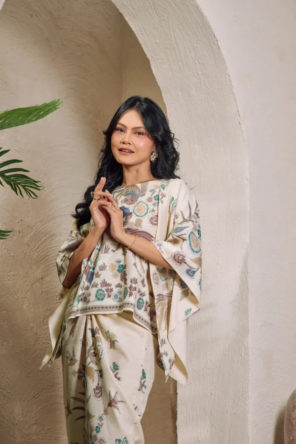 Kurung Mekar Batik (Pastel)