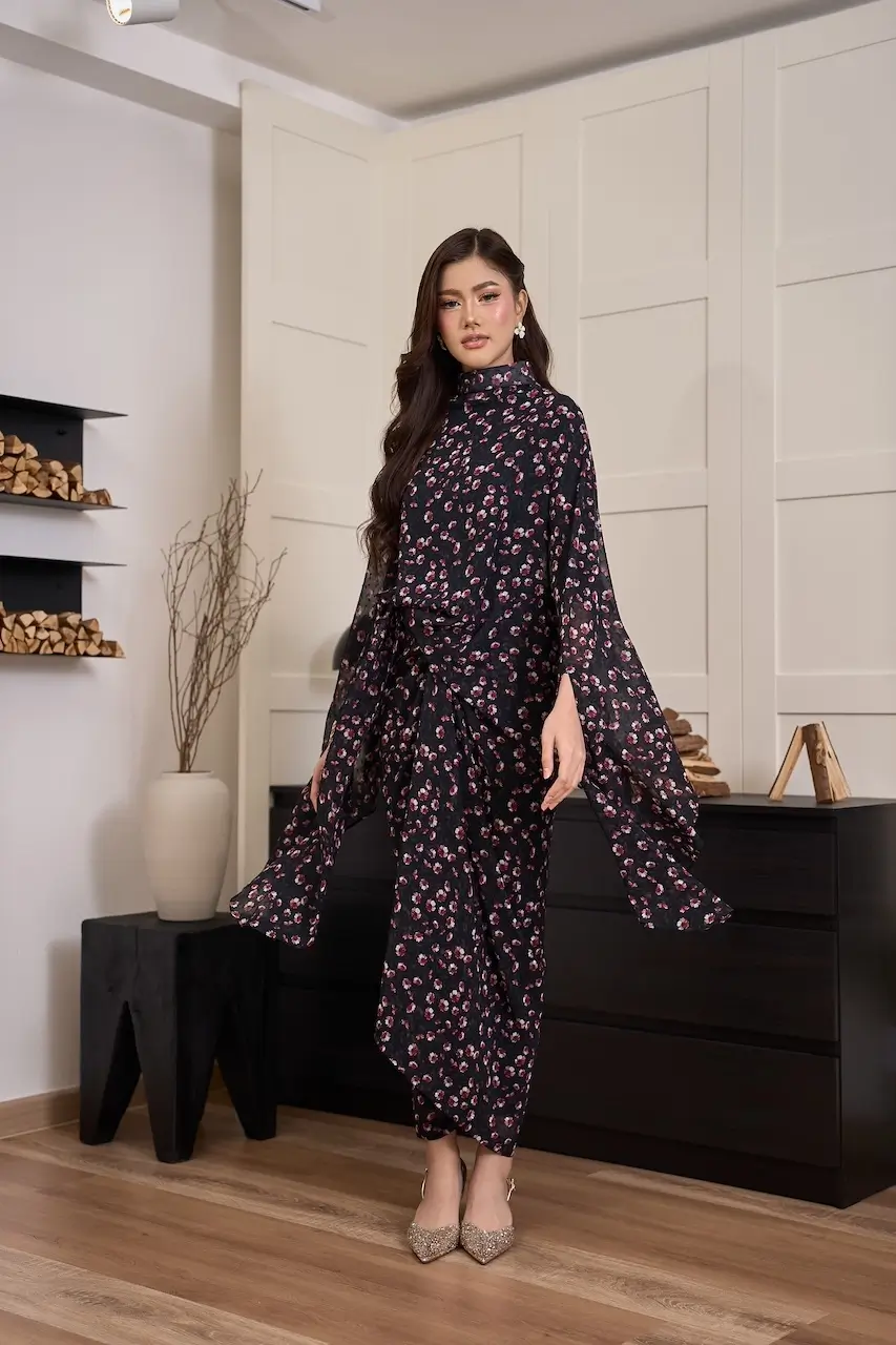 Bidadari Kaftan (Deep Navy) - Image 5