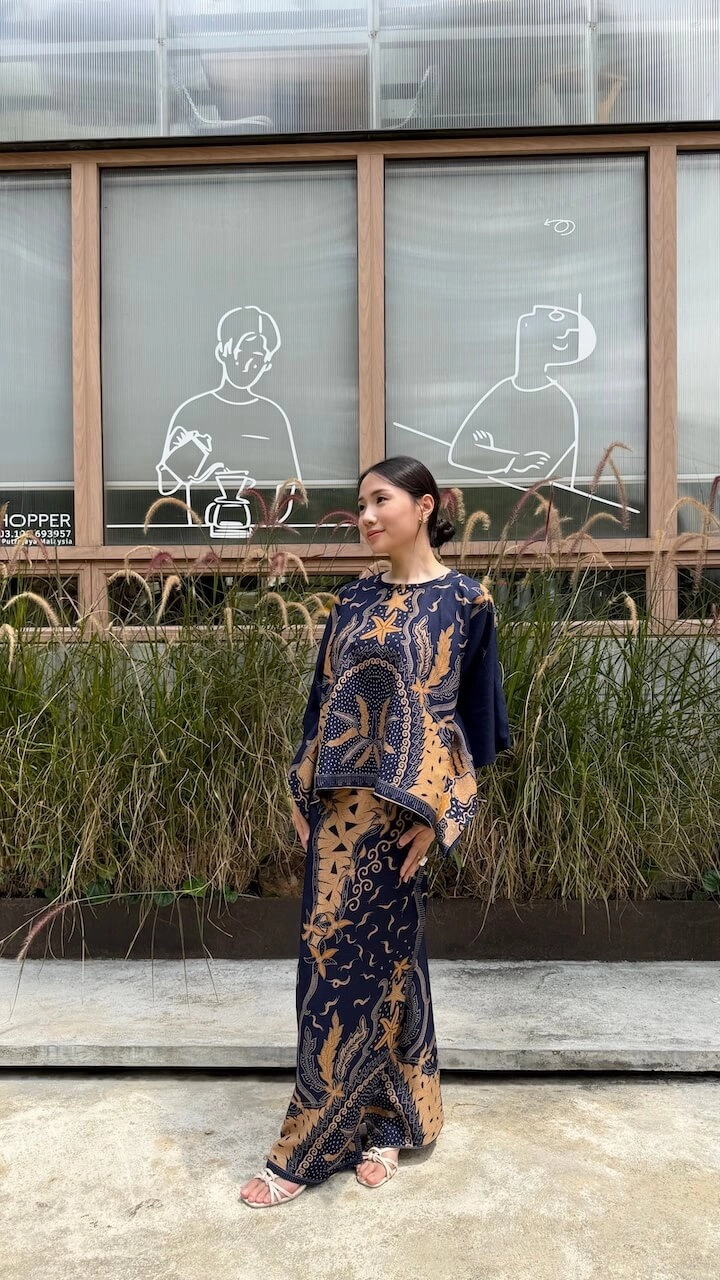 Kurung Mekar Batik (Navy Star) - Image 3