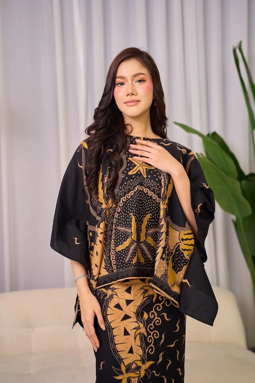 Kurung Mekar Batik (Black Star)