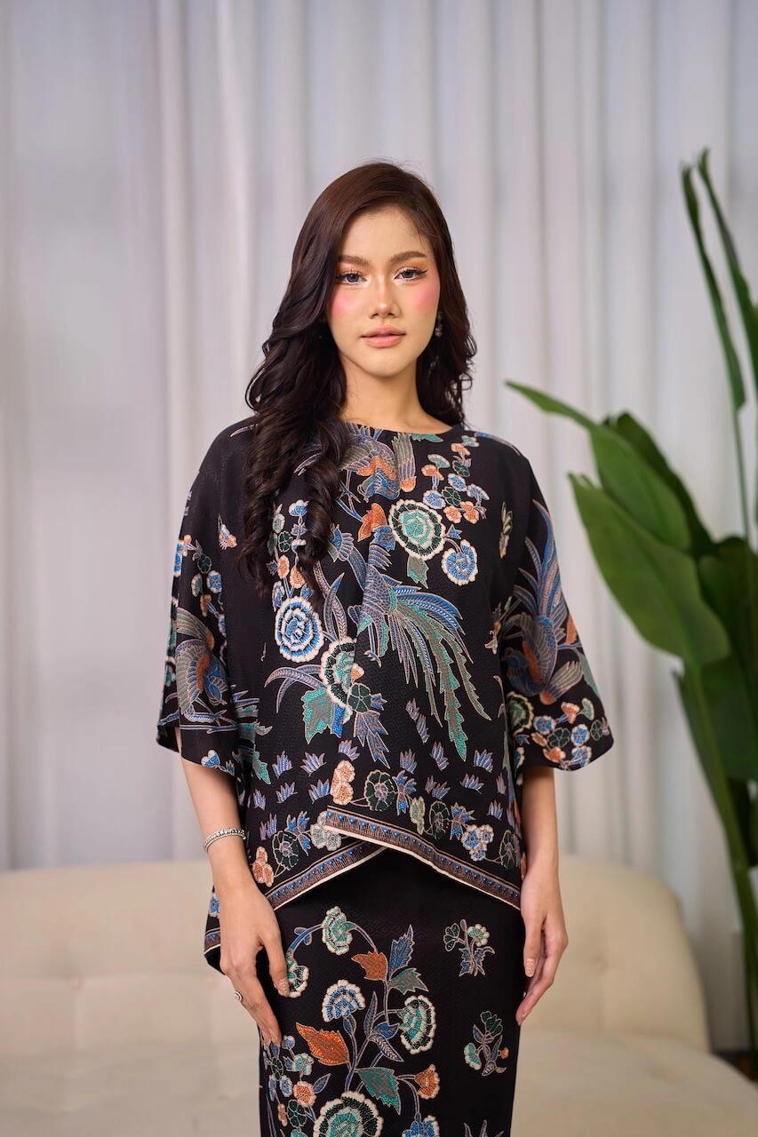 Kurung Mekar Batik (Black)