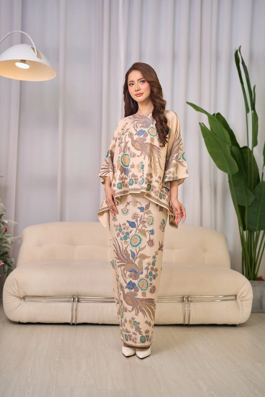 Kurung Mekar Batik (Nude) - Image 5